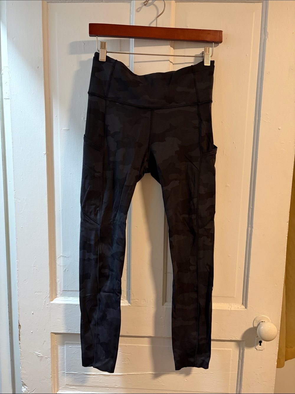 Lululemon Women’s Black Camo Leggings